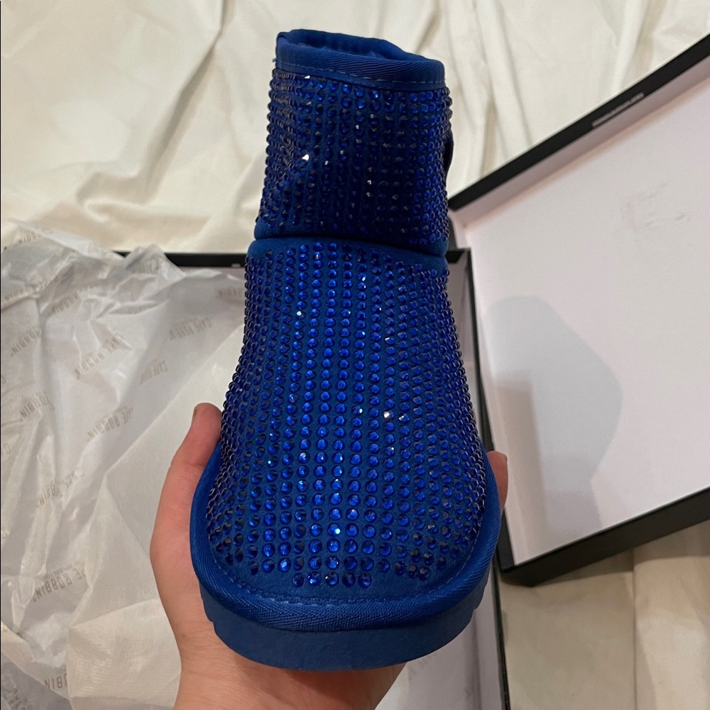 •CAPE ROBBIN• “Lindak” Rhinestone Suede Fur-Lined Booties - Blue // NIB - Picture 9 of 13
